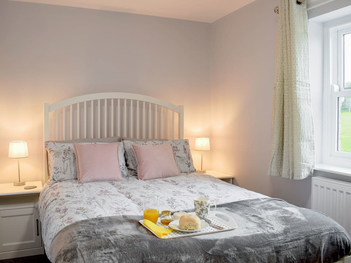 Comfortable double bedroom | Weavers Cottage, Eldwick, near Bingley