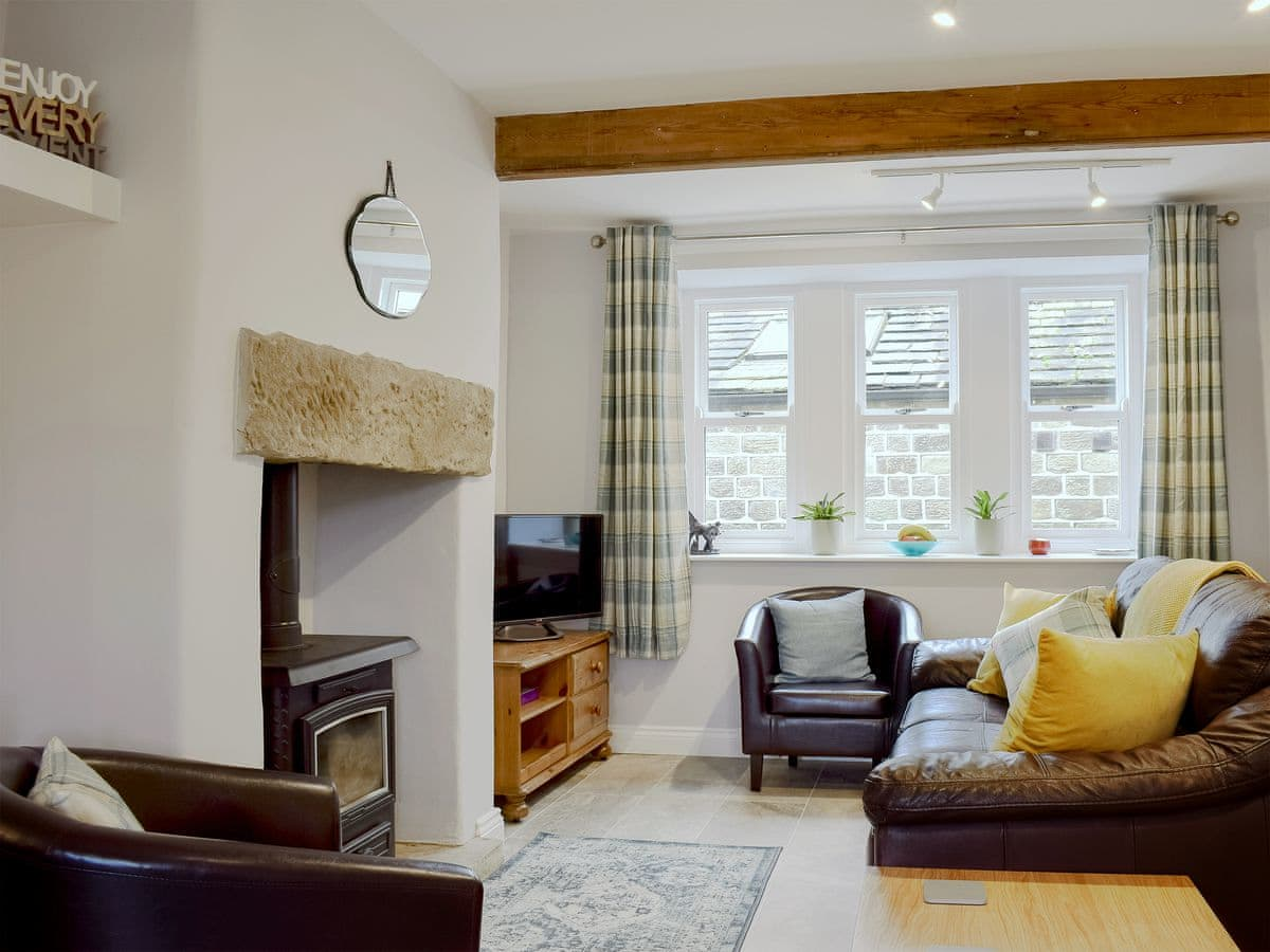 Well presented living area | Weavers Cottage, Eldwick, near Bingley